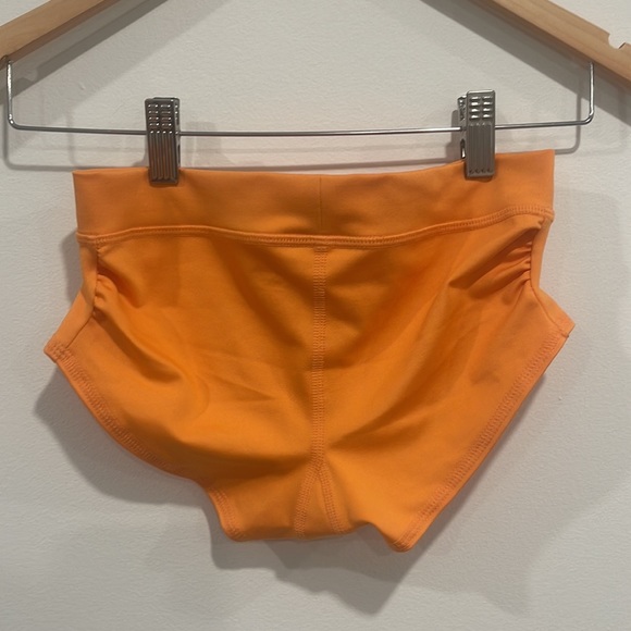 ✨ Mika Pole Dance Shorts ✨ - Picture 2 of 2